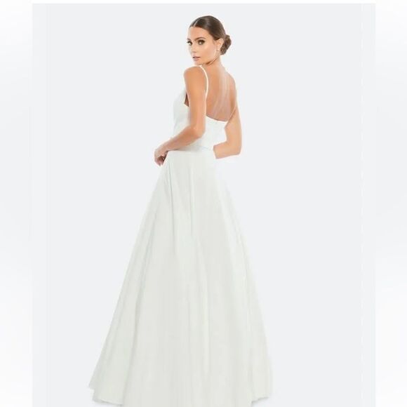 Mac Duggal Women's Dresses Mac Duggal Classic A-Line V-Neck Ballgown - Picture 3 of 9